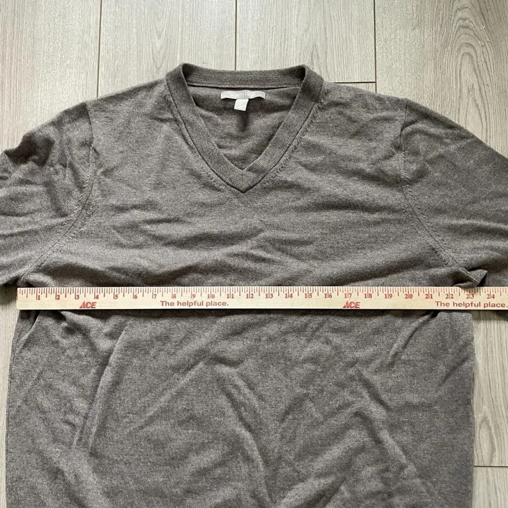 Nordstrom Men's V Neck Pullover Merino Wool Sweater Knit Long Sleeves Gray XL